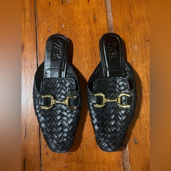 Zara EU 41 Women’s black woven leather gold horsebit mules slides - Picture 1 of 10
